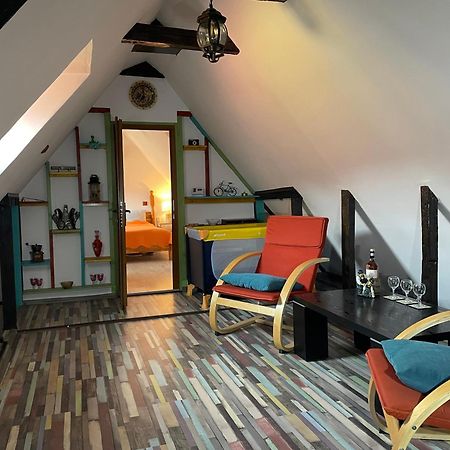 House Of Colors Apartment Brasov Ngoại thất bức ảnh