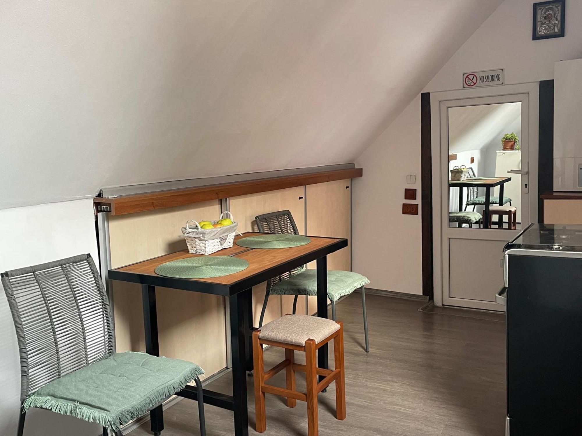 House Of Colors Apartment Brasov Ngoại thất bức ảnh