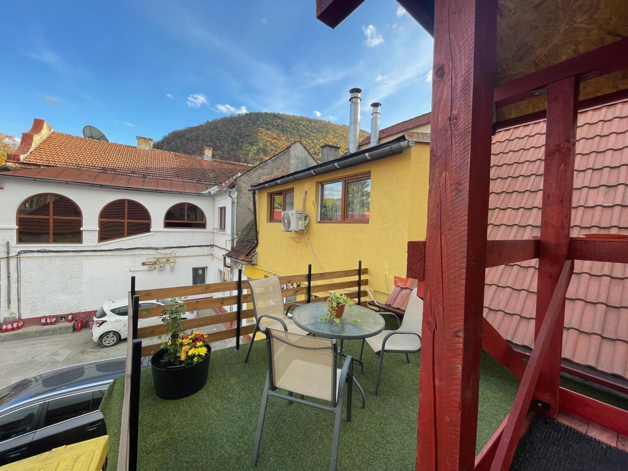 House Of Colors Apartment Brasov Ngoại thất bức ảnh